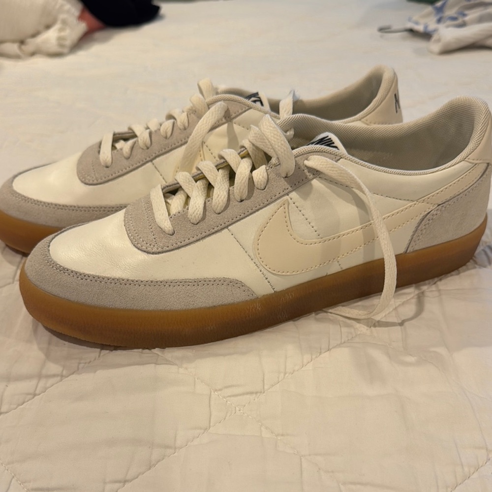 Nike Men's Cream and Gray Sneakers with Gum Sole